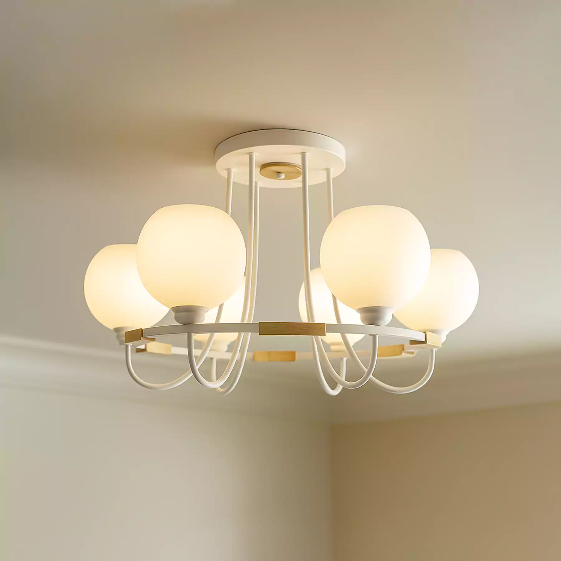 Sycamore 6 Scandinavian Lamp